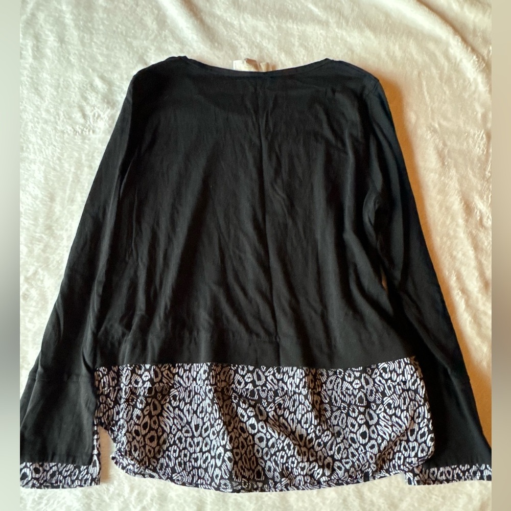 Michael Kors Black & White Animal Print Long Sleeve Top Womens Large - Picture 3 of 3